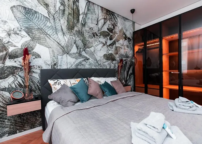 Petit Luxe Apartment *